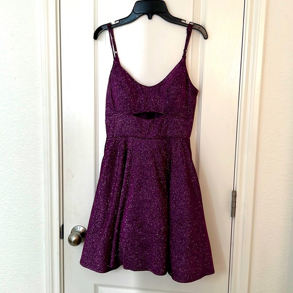Super Cute homecoming/prom dress deep purple lots of sparkle. Size 5 - Picture 1 of 2